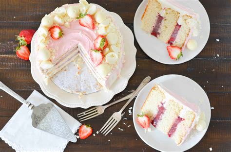 white-chocolate-strawberry-cake-recipe-something image
