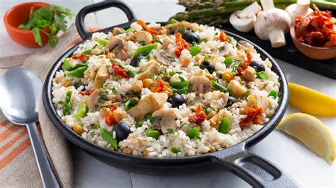 vegetarian-paella-recipe-with-parboiled-rice image