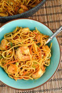 low-syn-sweet-chilli-prawns-and-noodles-slimming-eats image