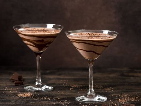 chocolate-mudslide-cocktail-cocktails-with-class image