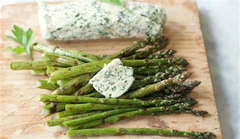 recipe-grilled-asparagus-with-lemon-butter-globalnewsca image