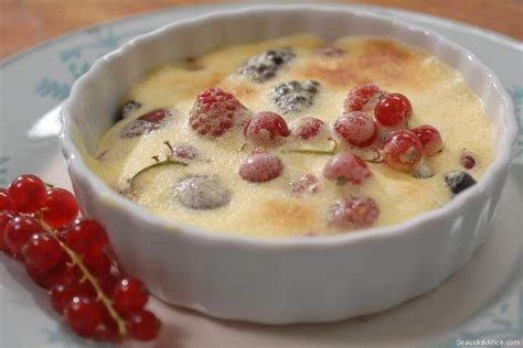 delicious-berry-gratin-with-champagne-sabayon image