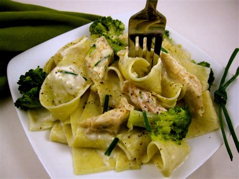 pappardelle-with-chicken-and-broccoli-al-dente-pasta image