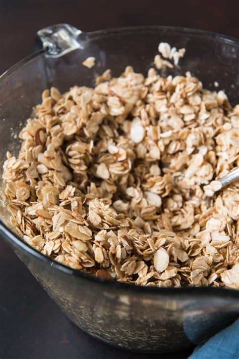 easy-homemade-granola-recipe-house-of-nash-eats image