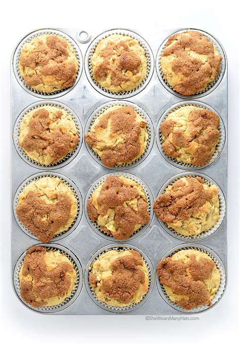 apple-cinnamon-muffins-with-a-cinnamon-crunch image
