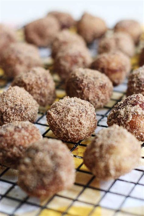 easy-baked-pumpkin-spice-donut-hole-recipe-diy-candy image