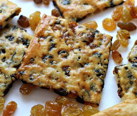 golden-raisin-biscuit-cookies-the-monday-box image