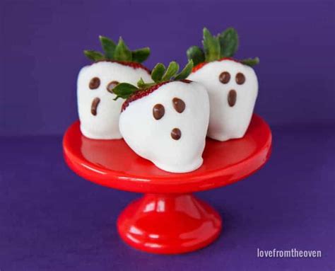 easy-strawberry-ghosts-love-from-the-oven image