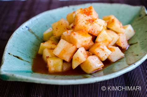 kkakdugi-cubed-radish-kimchi-recipe-kimchimari image
