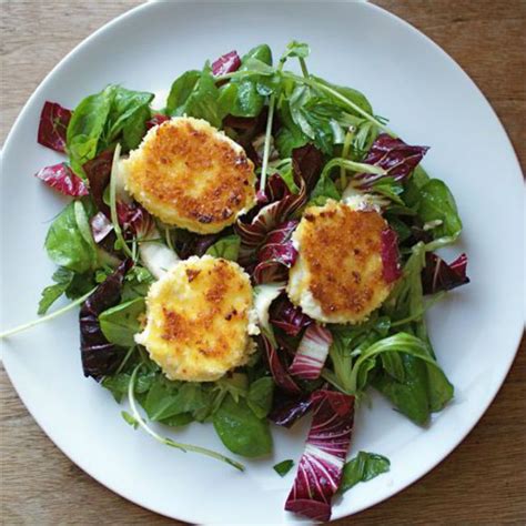 french-bistro-salad-and-warm-goat-cheese-croutes image