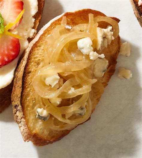 12-crostini-recipes-for-customizing-your-appetizer-spread image