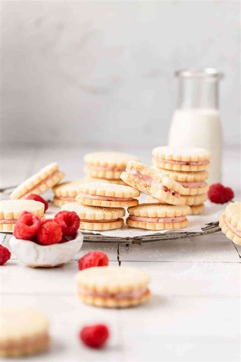 lemon-sandwich-cookies-with-raspberry-filling image