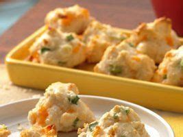 cheddar-and-green-onion-biscuit-poppers-low-fat image