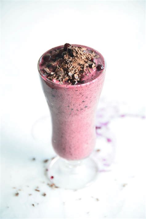 blueberry-chocolate-smoothie-happy-healthy-mama image