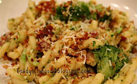 pasta-with-crispy-prosciutto-and-broccoli-foody image