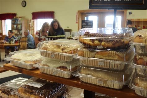10-best-places-to-get-cinnamon-rolls-in-shipshewana image
