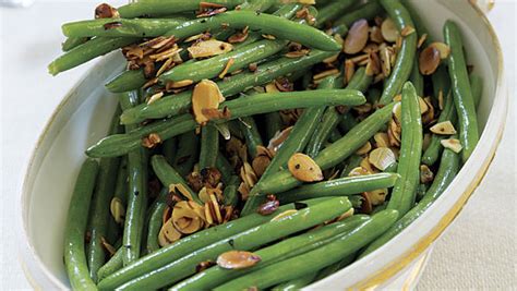 garlicky-green-beans-with-almonds image