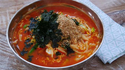 jang-kalguksu-korean-spicy-noodle-soup image
