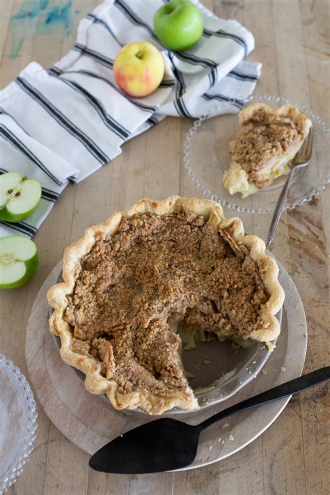 easy-apple-crumble-pie-a-bountiful-kitchen image