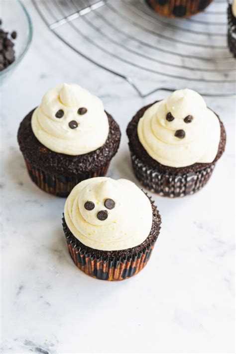 easy-halloween-ghost-cupcakes-slap-dash-mom image