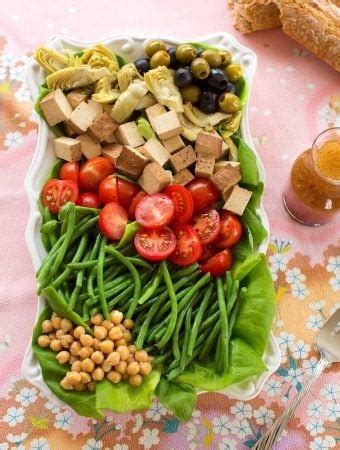 vegan-nioise-style-salad-the-vegan-atlas image
