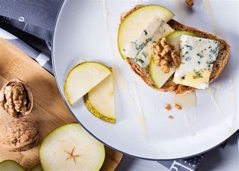 grilled-pear-blue-cheese-sandwich image