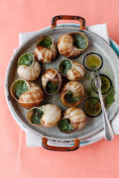 escargots-la-bourguignonne-snails-in-garlicherb image