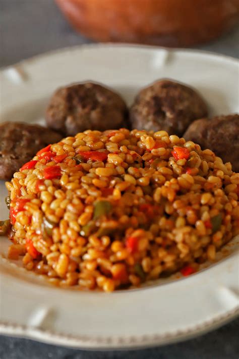 turkish-red-bulgur-pilaf-with-peppers-recipe-sibels image