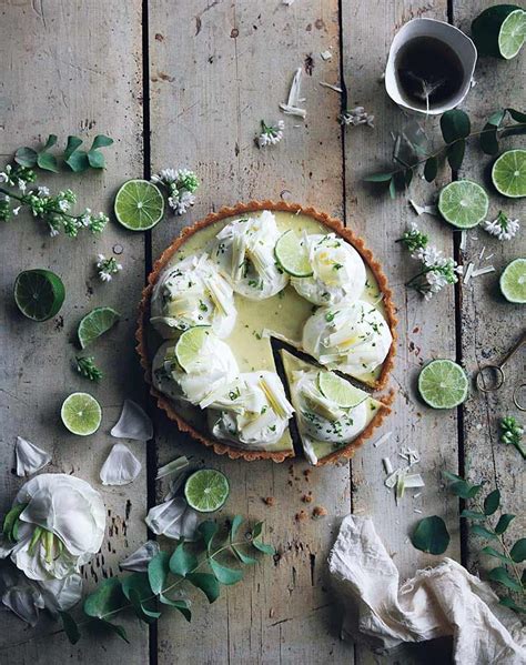 key-lime-pie-with-coconut-and-white-chocolate image