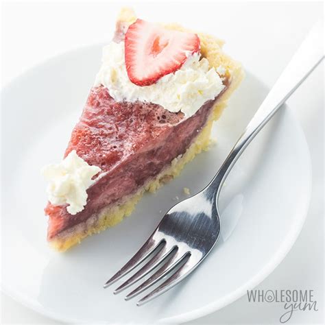 gluten-free-sugar-free-strawberry-pie-recipe-with-gelatin image