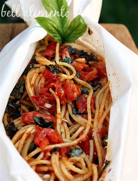 spaghetti-al-cartoccio-spaghetti-in-parchment-bell image