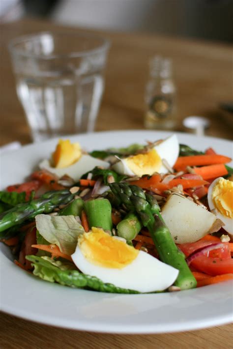 asparagus-egg-and-potato-salad-with-tarragon image