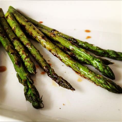 how-to-cook-chargrilled-asparagus-in-under-10-minutes image