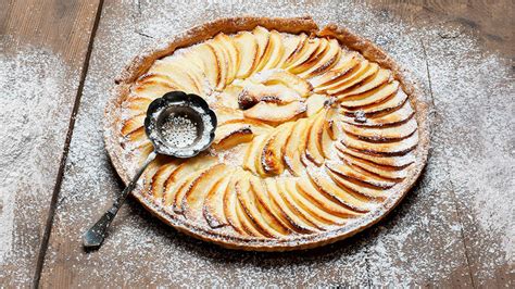 try-cooking-the-favorite-apple-pie-of-russian-poet-marina image