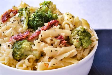 parmesan-pasta-recipe-food-fanatic image