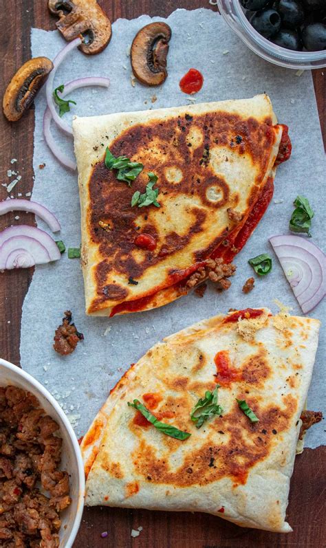 easy-extra-crispy-tortilla-wrap-pizza-joes-healthy-meals image