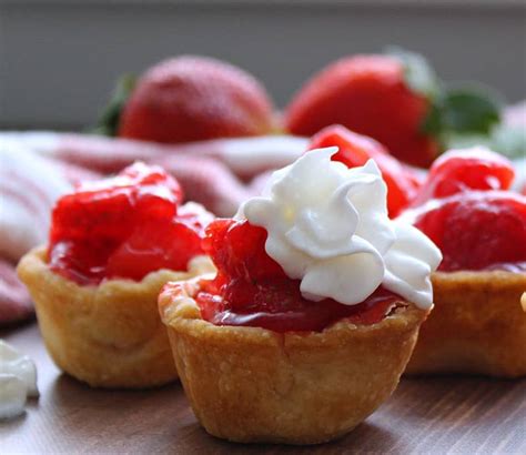 mini-strawberry-pies-fresh-strawberries-in-sweet-glaze image