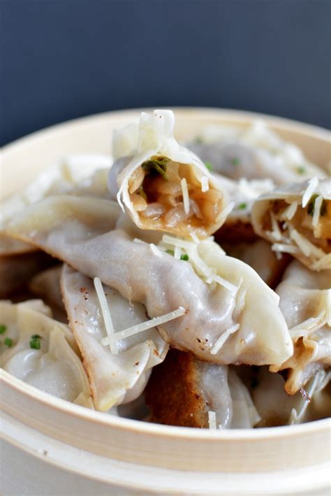 french-onion-soup-dumplings-builicious image