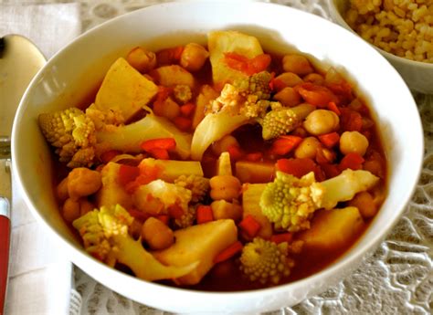 one-pot-vegan-chickpea-cauliflower-stew-ordinary image