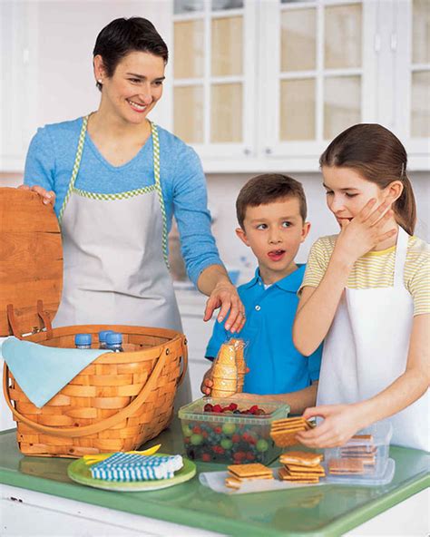 plan-a-picnic-lunch-with-kids-martha-stewart image