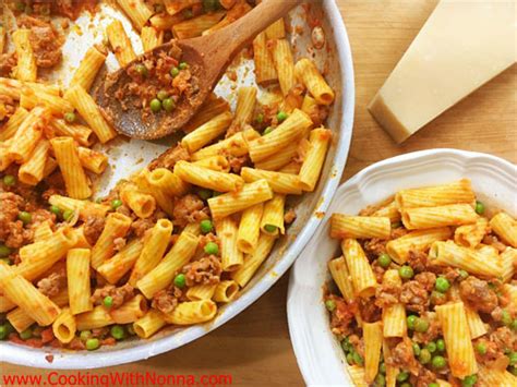 rigatoni-with-sausage-and-peas-in-vodka-sauce image