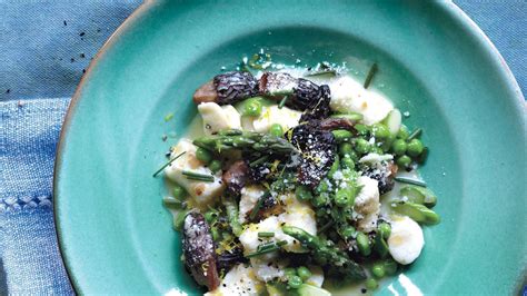 ricotta-gnocchi-with-asparagus-peas-and-morels image