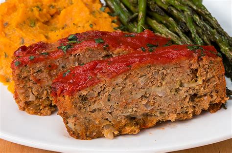 cheese-it-up-with-this-mozzarella-stuffed-turkey-meatloaf image