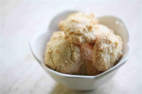 amaretti-cookies-recipe-simply image