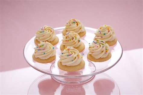 anna-olsons-very-best-cupcake-recipes-food image