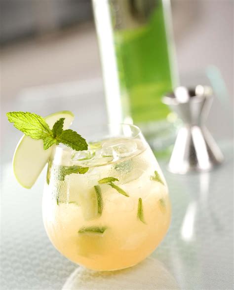 apple-and-ginger-cocktail-recipe-by-archanas-kitchen image