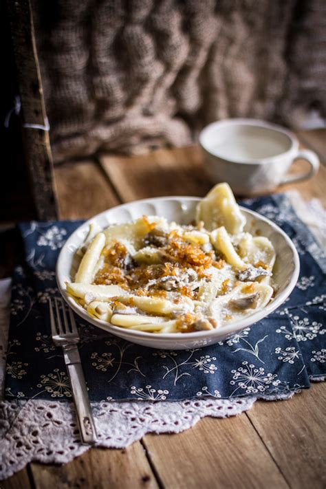cencioni-pasta-with-caramelized-shallots-in-a-creamy image