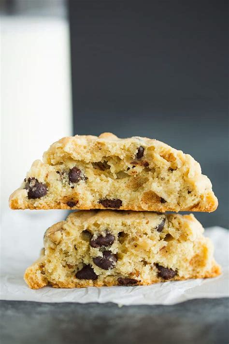 levain-chocolate-chip-cookies image