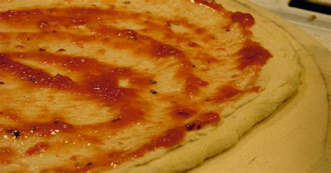 rachael-ray-naples-style-pizza-dough-sauce image