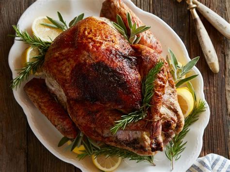 roasted-butter-herb-turkey-recipe-sandra-lee-food image